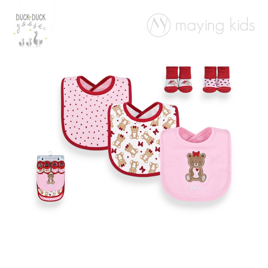 D09611 : 3pc Bibs And 2 Pair Of Fun Socks 3件裝口水巾&2對裝襪仔