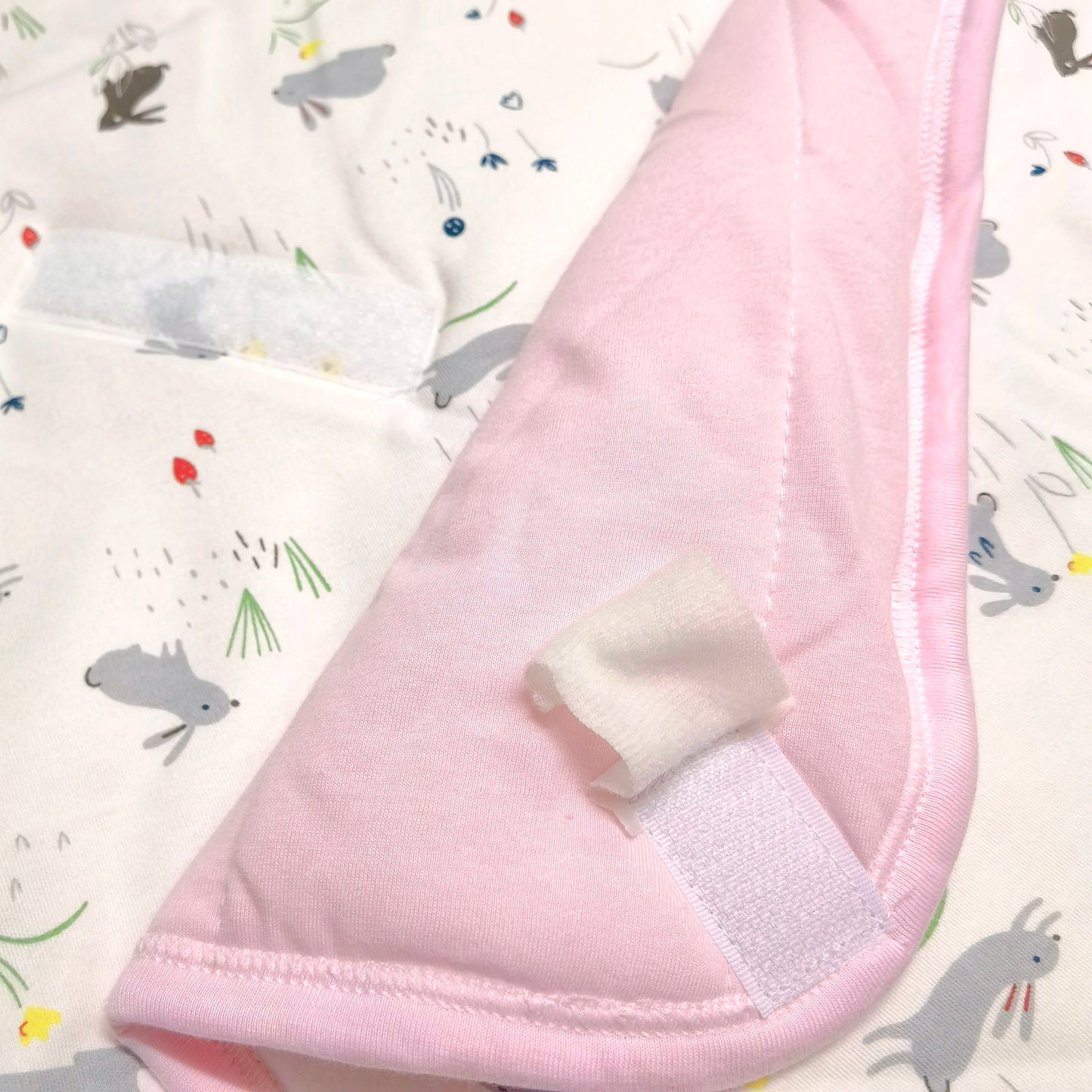 #2188 Blanket with Hooded 夾棉雙面布包被連帽 (附腰帶)