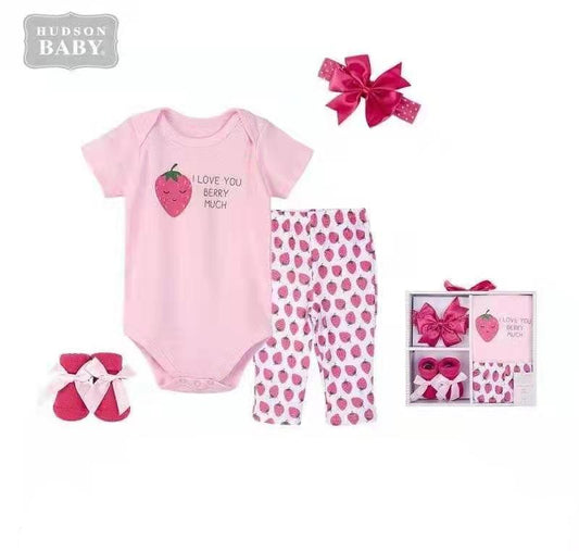 Clothing Gift Set 4pc
四件服飾套裝禮盒